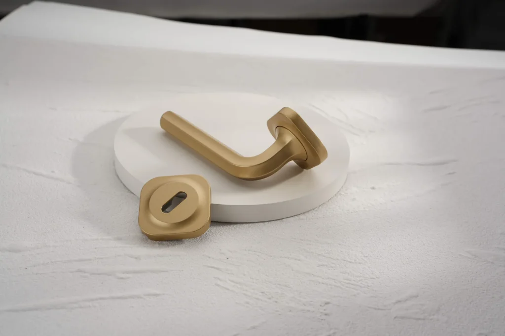 Allen luxury door lever in polished bronze